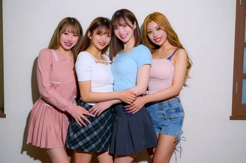 kure026｜りお＆ひなた＆かりん＆ゆい【出演：流川莉央、柚木ひなた、北岡果林、天馬ゆい】 サンプル画像 1